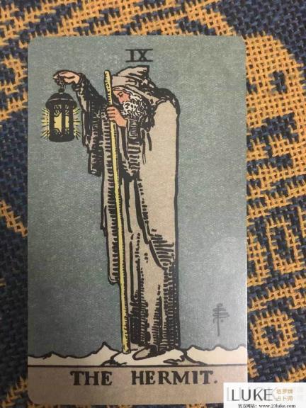 塔罗牌教程:隐士正位|隐士逆位牌面牌义专业解读-塔罗牌占卜师Luke✦₊
