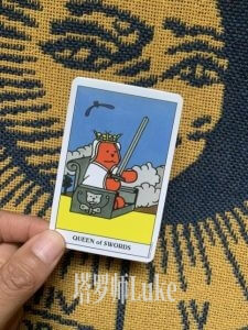 宝剑王后(QUEEN OF SWORDS）逆位-正位牌义解析教学